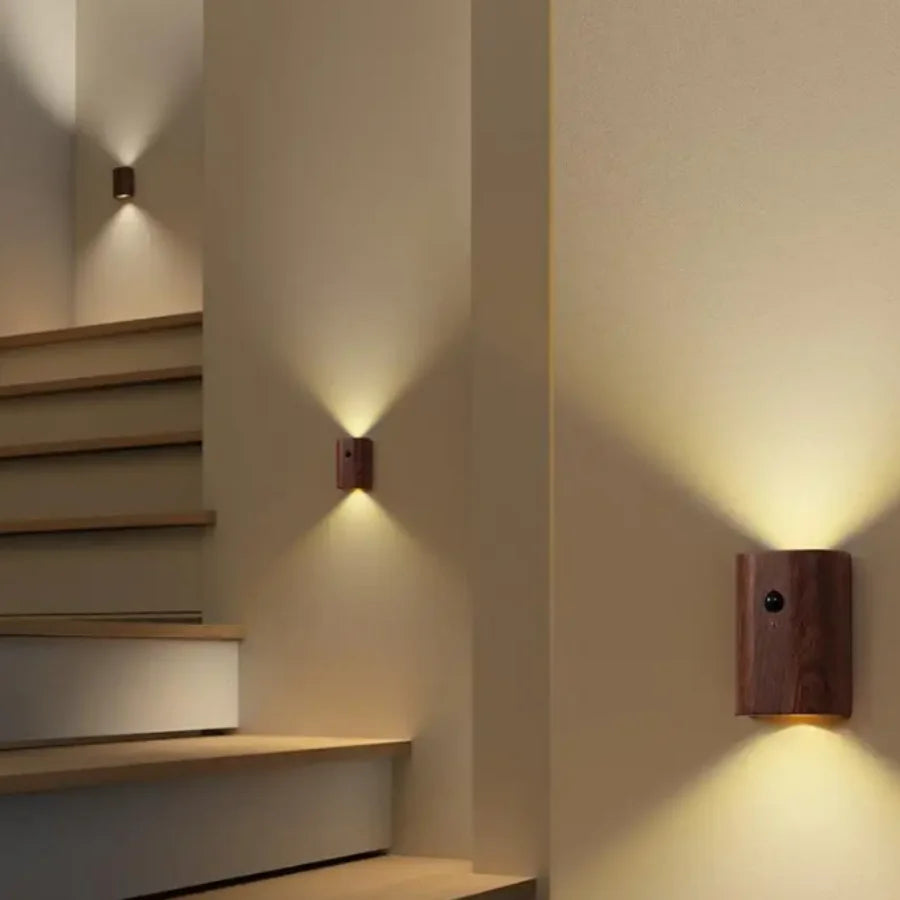 LumiHout - Wandlampe Holz mit Bewegungsmelder, Up & Down LED