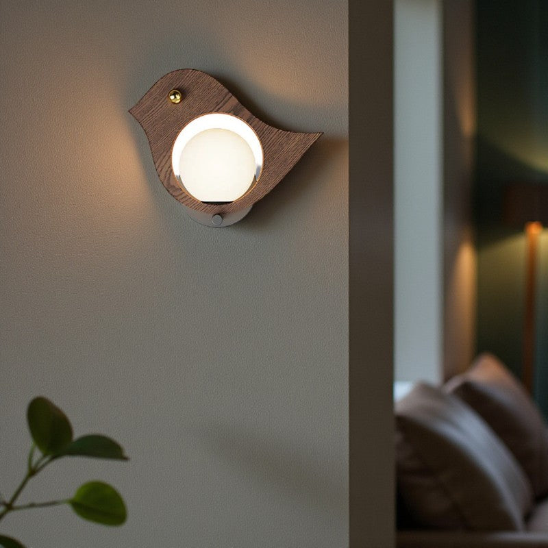 Vogelinspirierte Wandleuchte aus Massivholz mit LED für Stilvolle Innenbeleuchtung