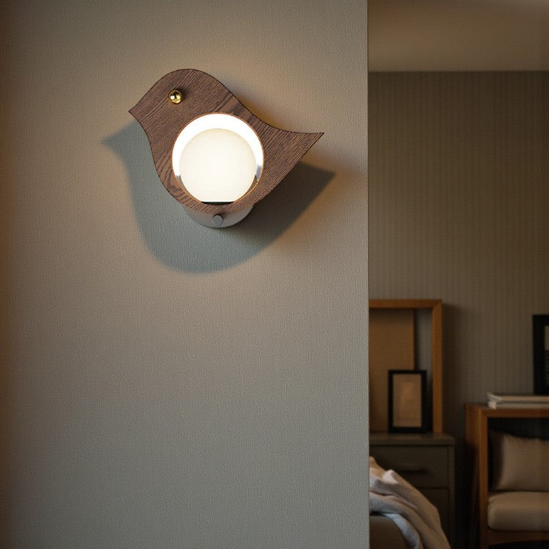Vogelinspirierte Wandleuchte aus Massivholz mit LED für Stilvolle Innenbeleuchtung
