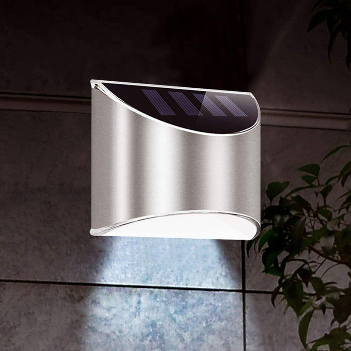 Weatherix - Solarbetriebene LED-Außenwandleuchte aus