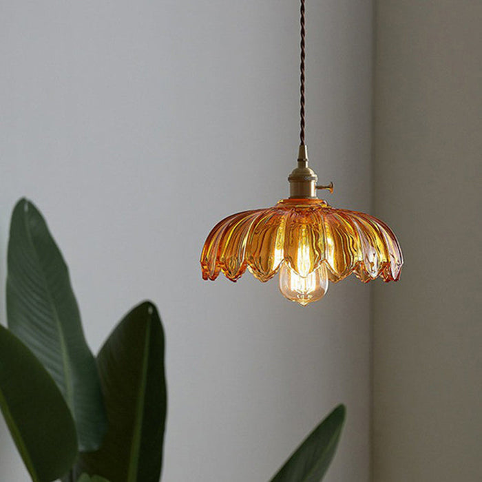 Aurela - Vintage-Pendelleuchte in Glasblume mit Blaseneffekt
