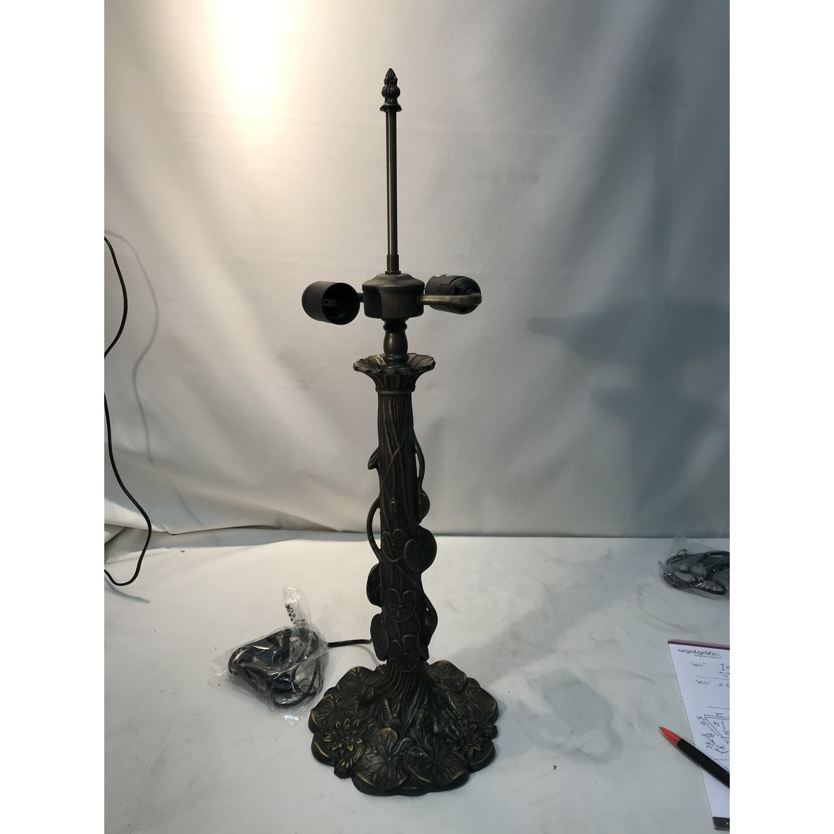 Alexandra - Lighting - Tiffany-Tischleuchte Ø 40 cm Belle
