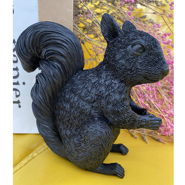 Nordische - Eichhörnchen-Tischleuchte aus Kunstharz