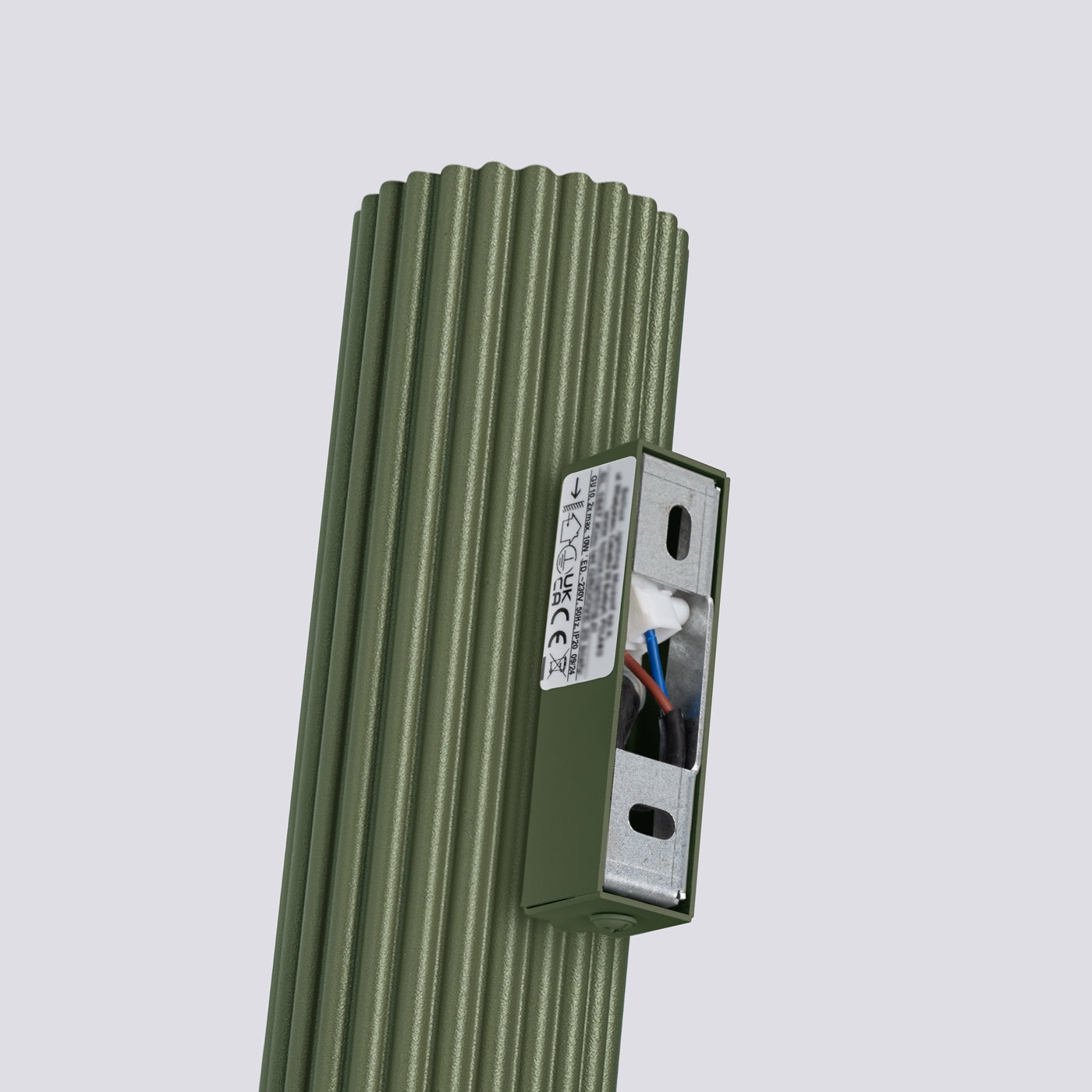Karbon - 30 Wandleuchte aus olivgrünem Aluminium