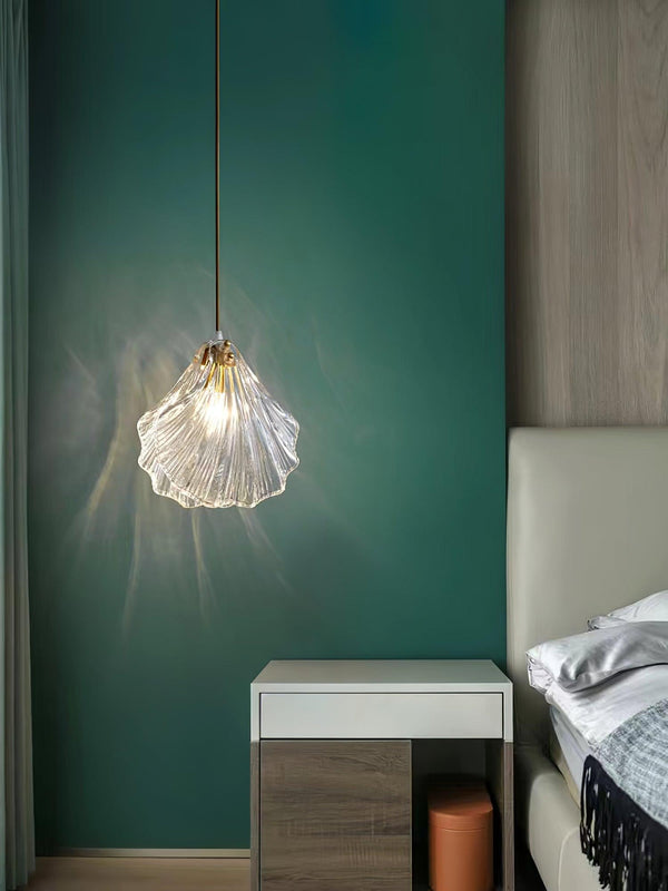 Shell“ - Mini-Pendelleuchte Shell aus Messing und Glas