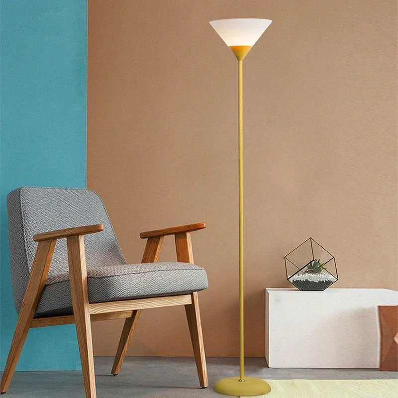 LumiArc - minimalistische LED-Stehleuchte