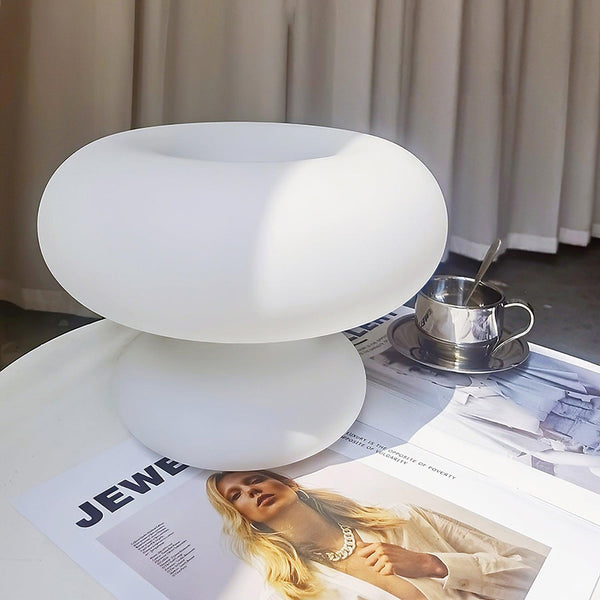 Donutförmige - Tischleuchte aus Glas und Metall
