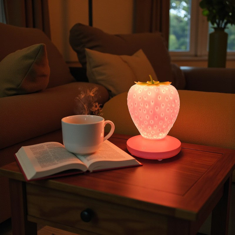 Erdbeerförmige Keramik-Tischlampe mit wiederaufladbarem Akku für verspieltes Licht im Kinder- und Schlafzimmer