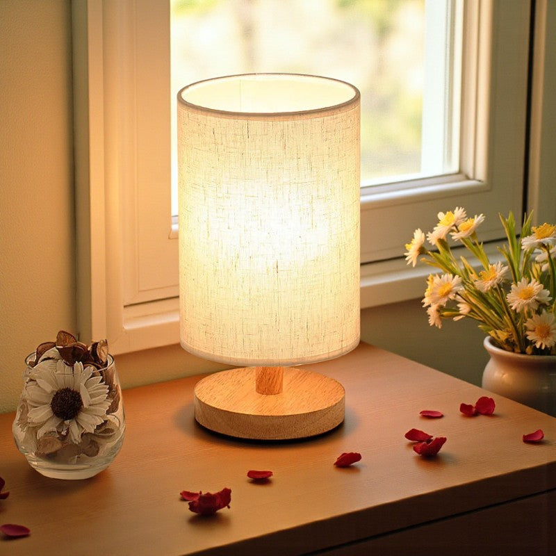 Minimalistische Tischleuchte für eine entspannende Atmosphäre und modernes Wohndesign