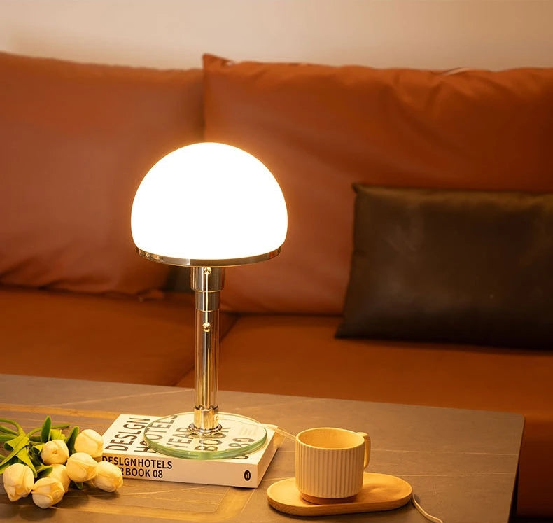 Focalia - Bauhaus Tischlampe mit Mattglaskugel