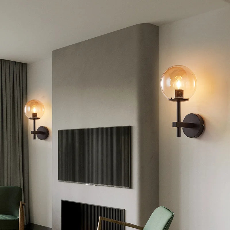 Parietta - LED-Wandleuchte mit Glaskugel
