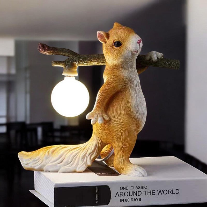 Charmante Eichhörnchen-Lampe für gemütliches und verspieltes Licht zu Hause