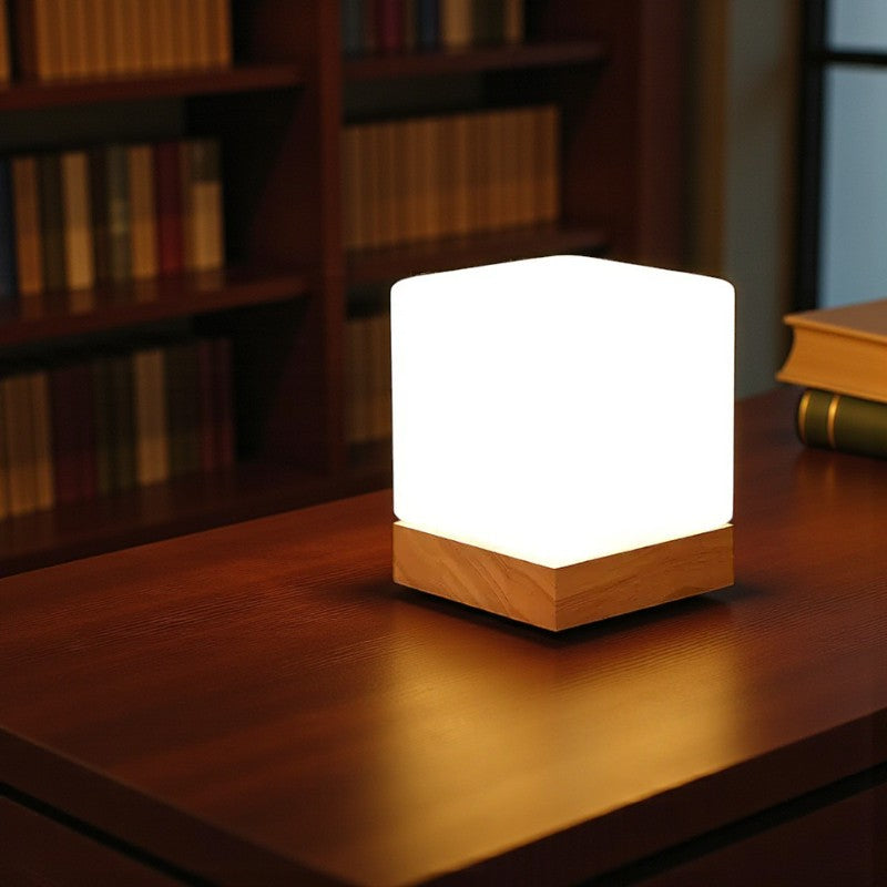 Würfelförmige Nachttischlampe mit sanftem Licht für Schlafzimmer und Wohnbereiche