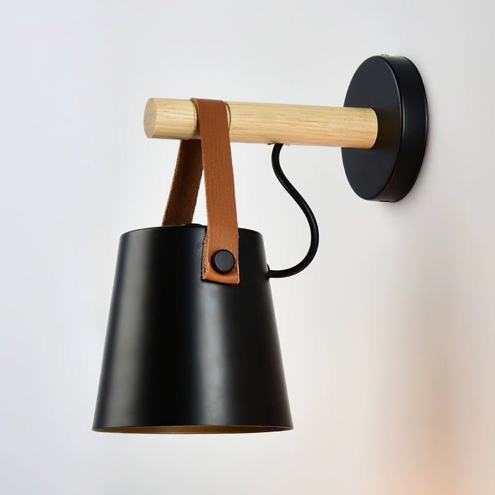 Konische - Wandleuchte aus Holz