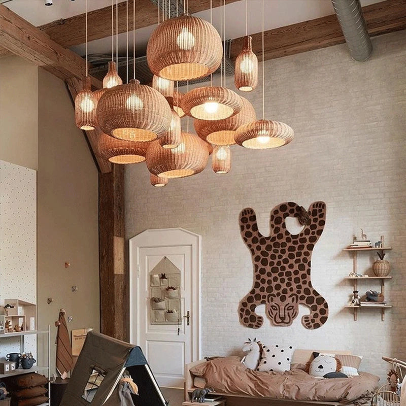 Handgeflochtene - Rattan-Pendelleuchte in Boho-Beige