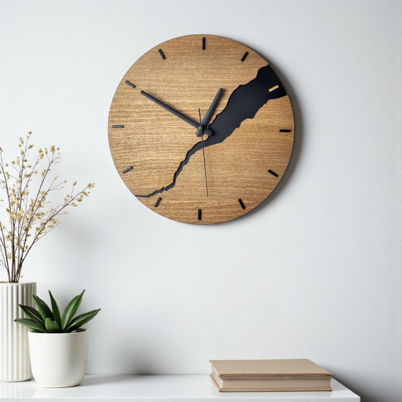 Luxuriöse Wanduhr aus Holz mit lautlosem Uhrwerk