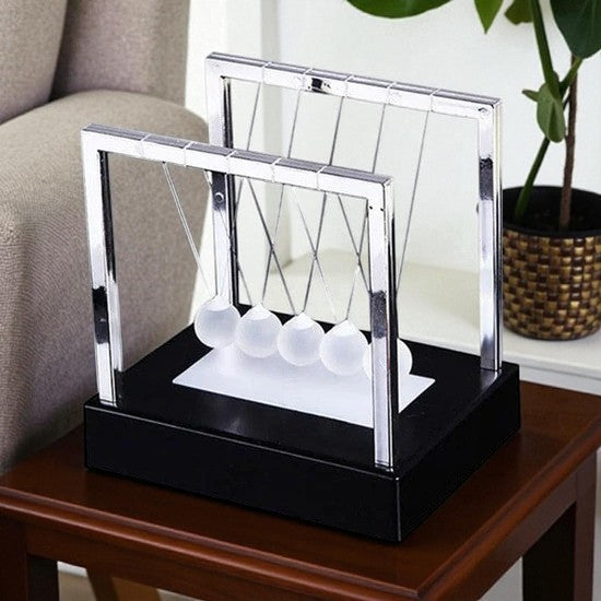 LED-Newton-Pendel für hypnotische Bewegung und Lichtspiel