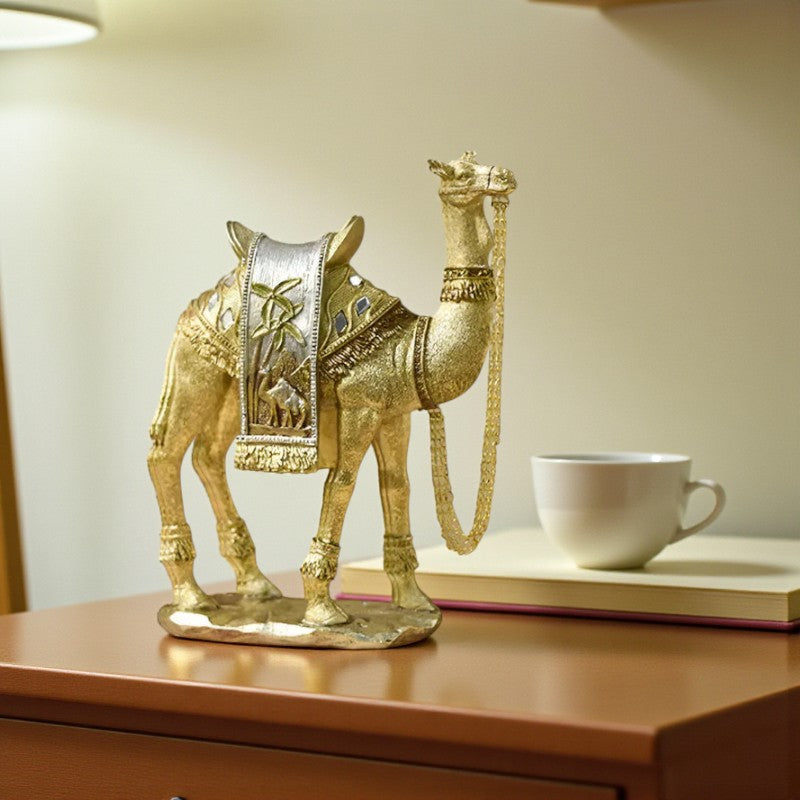 Dekorative Kamel Figur mit verziertem Sattel und feinen Details