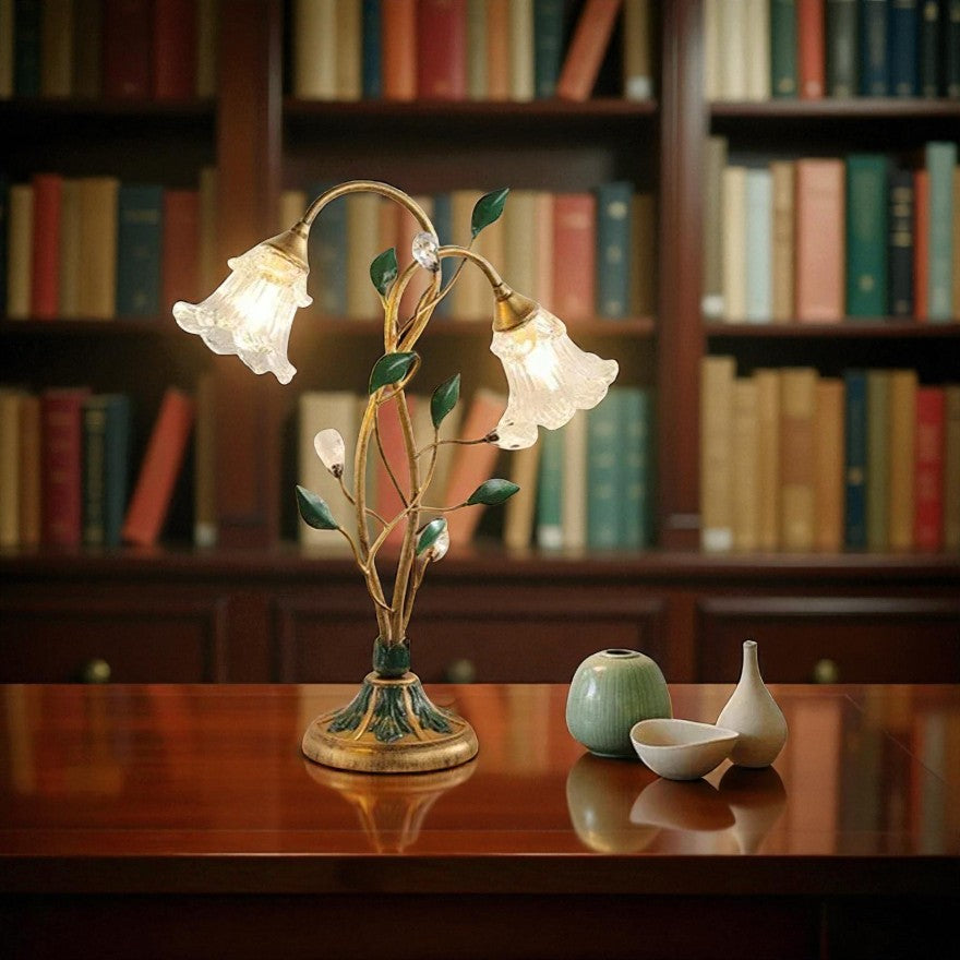 Elegante, von Blumen inspirierte Tischlampe für sanfte Beleuchtung und zeitlosen Charme