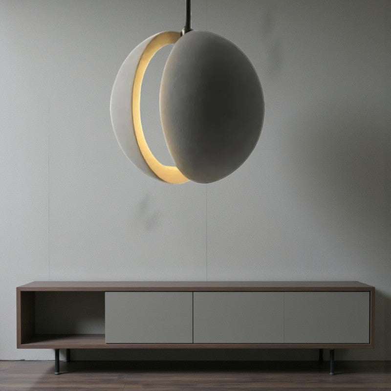 Dekorative LED-Pendelleuchte mit elegantem Kugeldesign für