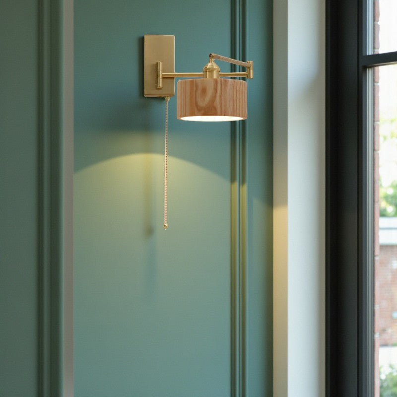 Verstellbare Wandleuchte mit Zugschalter für flexible und praktische Wohnbeleuchtung