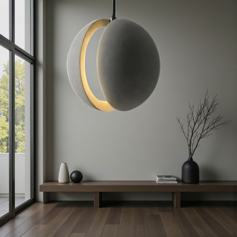 Dekorative LED-Pendelleuchte mit elegantem Kugeldesign für