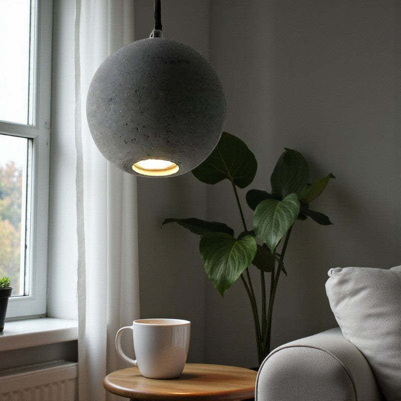 Hängende Deckenlampe mit elegantem Kugeldesign für moderne Wohnbeleuchtung