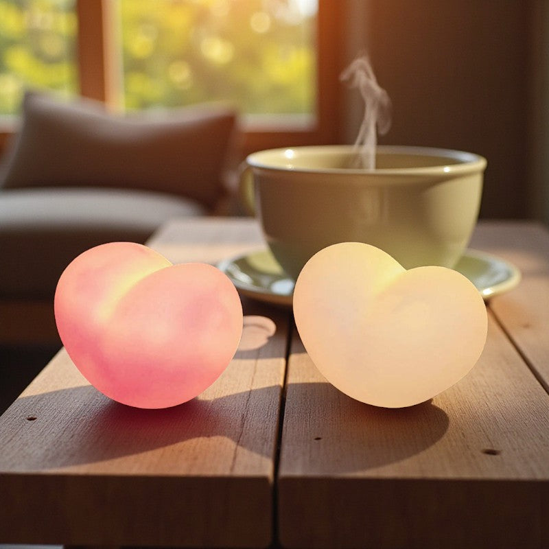 Elegante Nachttischlampe in Herzform für eine gemütliche Atmosphäre