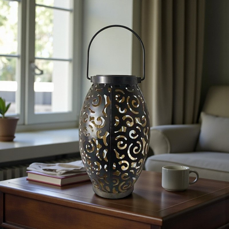 Stilvolle Solar-Laterne mit warmem LED-Licht für Außen- und Innendekor