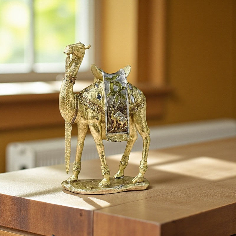 Dekorative Kamel Figur mit verziertem Sattel und feinen Details