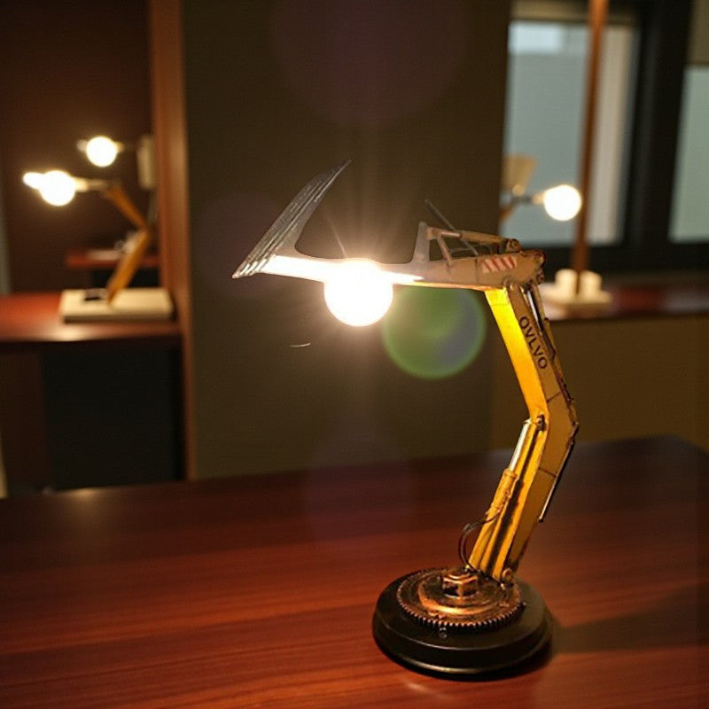 Bagger-inspirierte Tischlampe mit LED für verspielte Innenräume