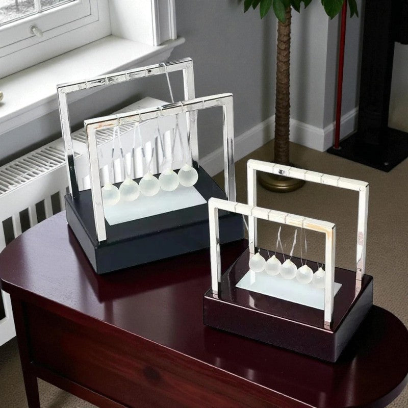 LED-Newton-Pendel für hypnotische Bewegung und Lichtspiel