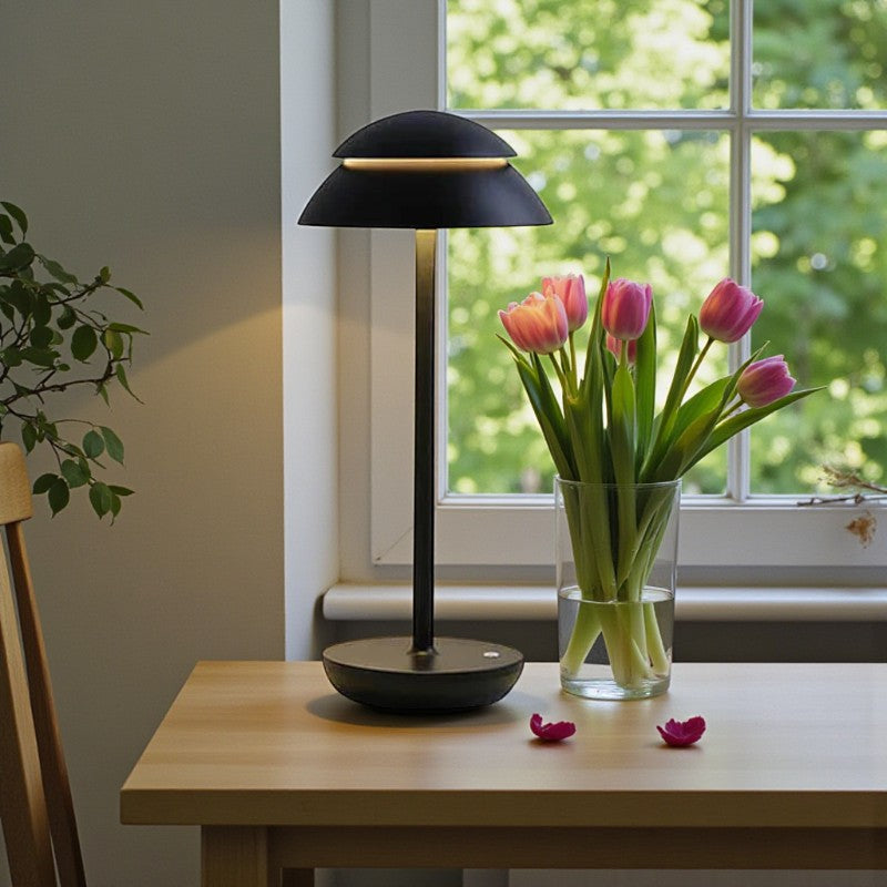 Schlanke und vielseitige kabellose Tischlampe