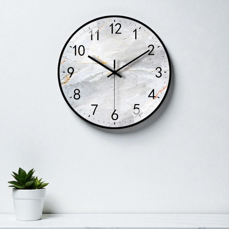 Nachhaltige, minimalistische Wanduhr für stilvolle Zeitangabe