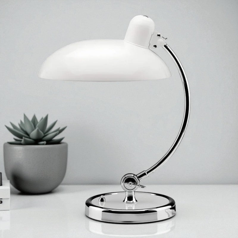 Minimalistische skandinavische Tischlampe mit elegantem Design für jeden Raum