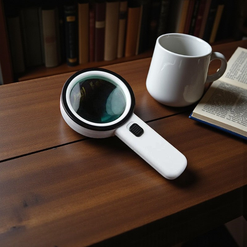 30 fache optische Lupe mit LED Beleuchtung für präzises Sehen