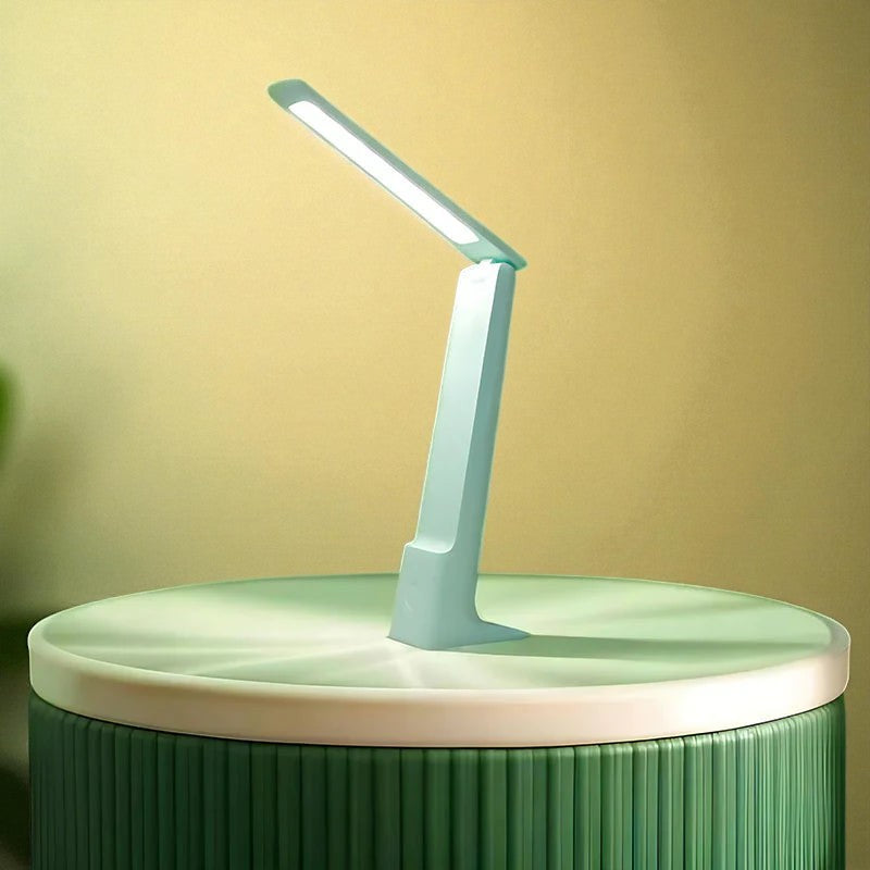 Schlanke Schreibtischlampe mit einstellbarer Helligkeit und modernem Design