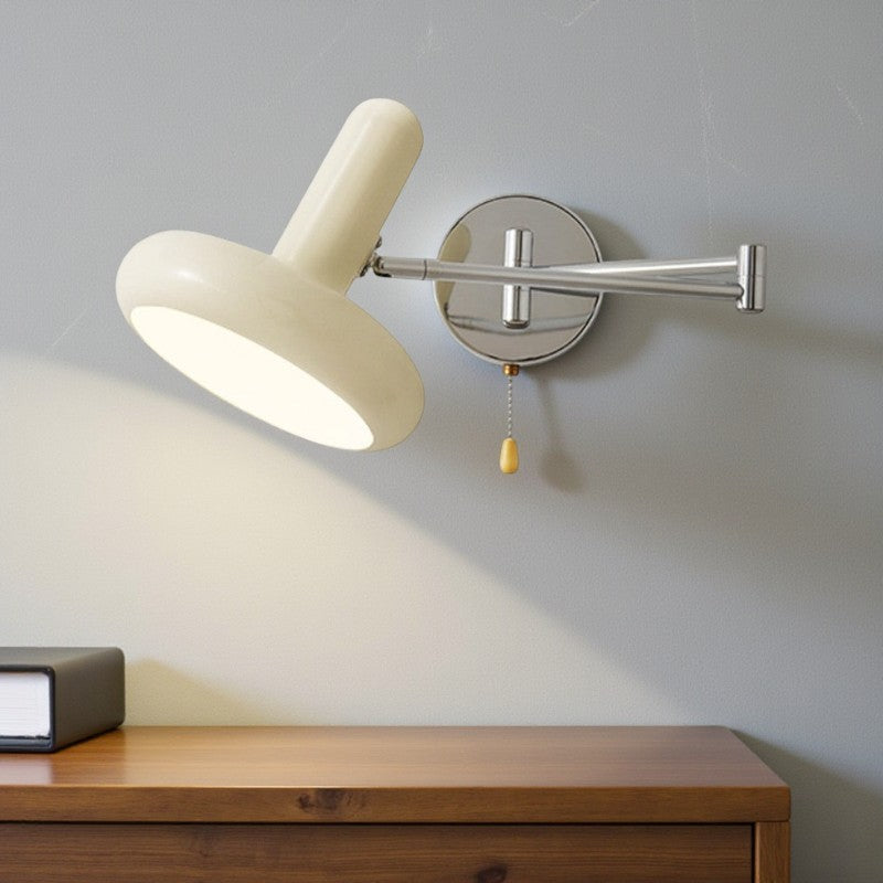 LED-Wandleuchte mit verstellbarem Kopf und Klapparm