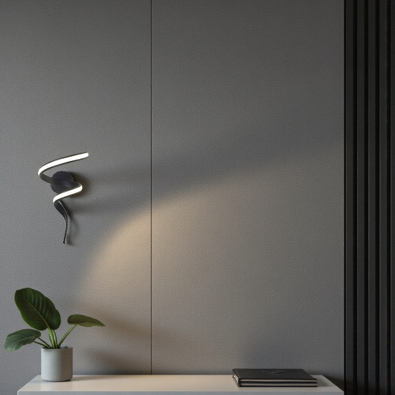 Spiralförmige LED-Wandleuchte mit integrierter Lichtquelle