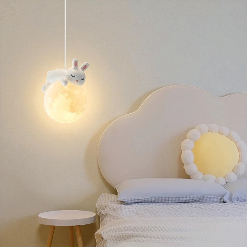 Verspielte Hängeleuchte für Kinderzimmer