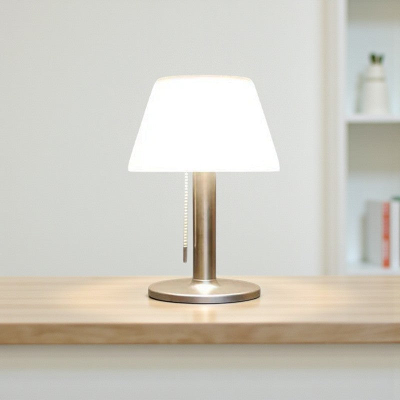 Solarbetriebene LED-Tischlampe für Innen- und Außenbereiche