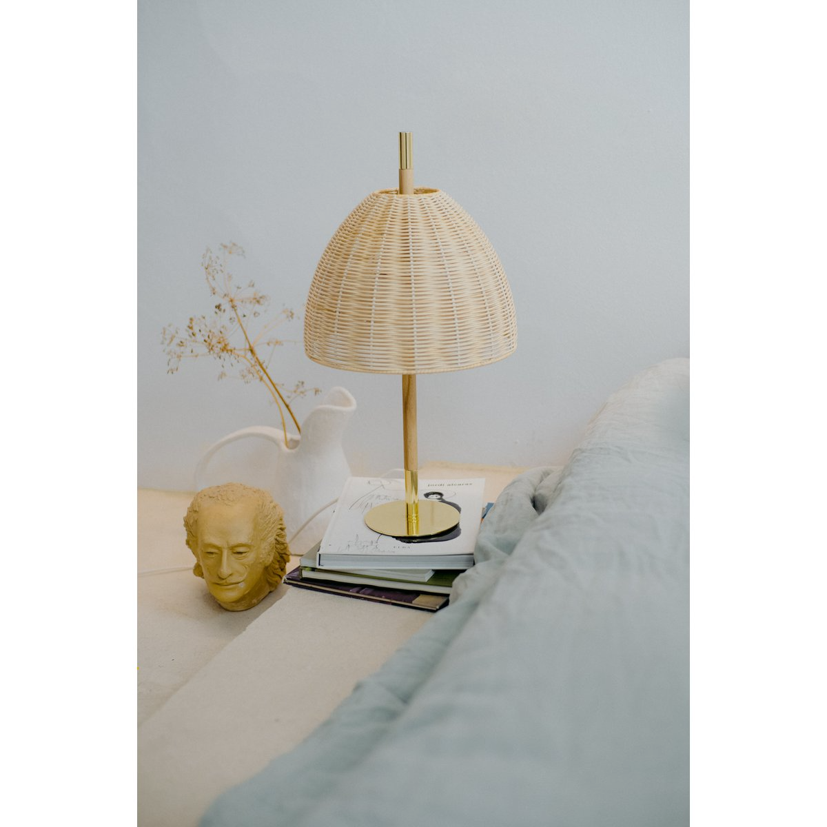 Luxcambra - Ama Tischlampe aus Buchenholz & Rattan
