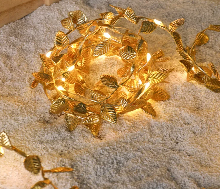 Twinkla - Goldene LED Blätter-Lichterkette batteriebetrieben