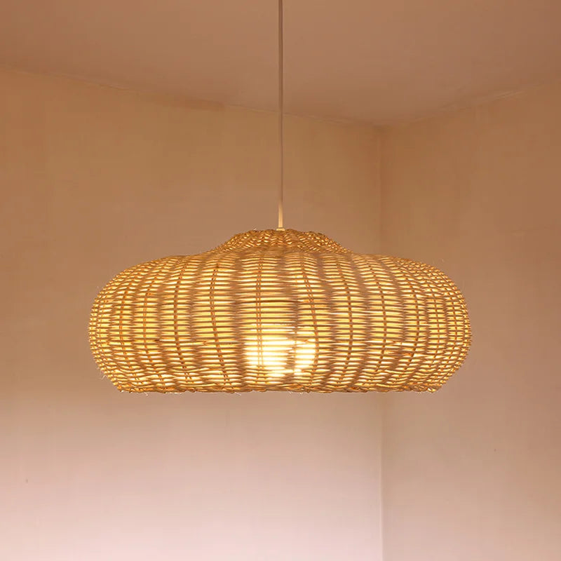 Handgeflochtene - Rattan-Pendelleuchte in Boho-Beige