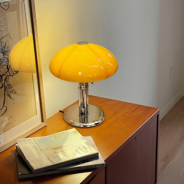 Lino - Bauhaus-Pilz-Tischleuchte mit bernsteinfarbenem