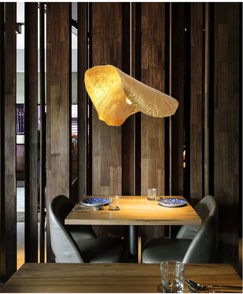 Polara - Kupfer-Pendelleuchte im Lotusblatt-Design