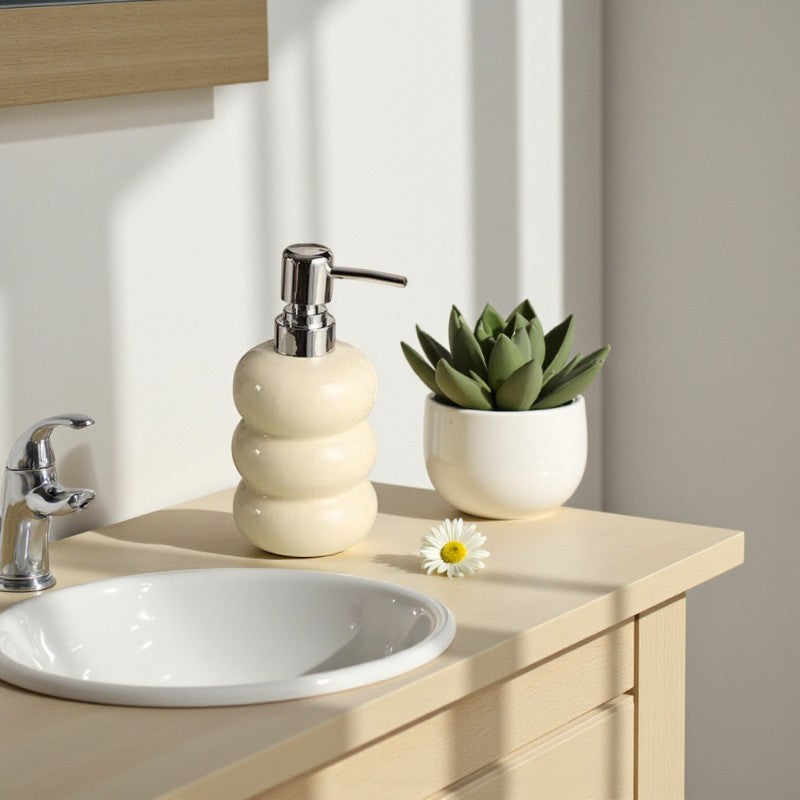 Mattierter Seifenspender mit Pumpe und rutschfester Basis im modernen Design