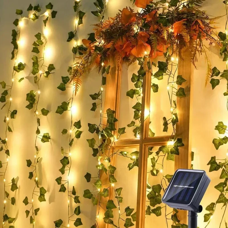 Ketta - Solarbetriebene Lichterkette mit Blumen und Blättern