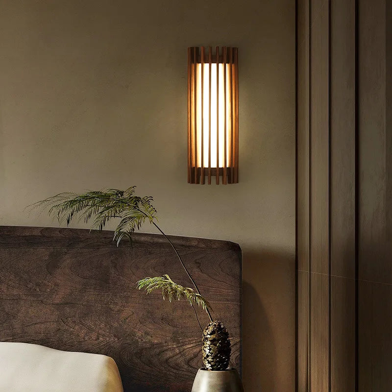 Walnussoptik - Wabi-Sabi-Wandleuchte, Walnussoptik