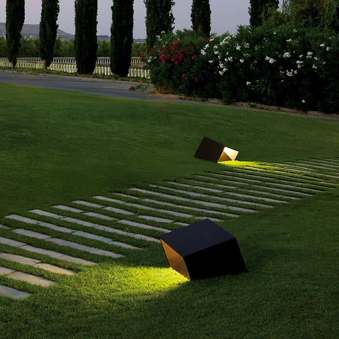 Solix - Solar-Gartenleuchte in Würfelform, Schutzart IP65,